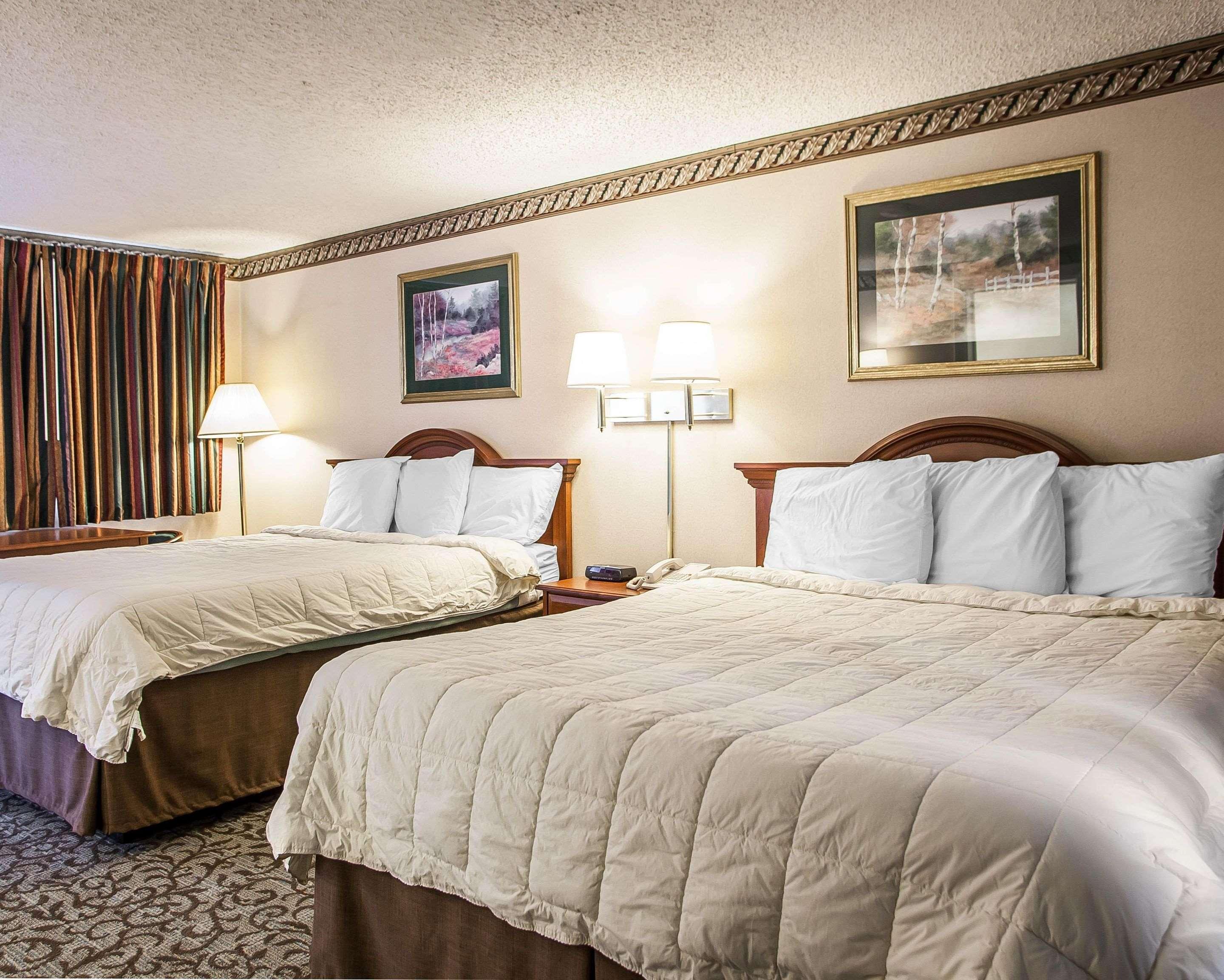 Econo Lodge Newton Luaran gambar